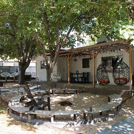 St George Family Getaway With Fire Pit, Ping Pong And Pet-Friendly Amenities סנט ג'ורג' מראה חיצוני תמונה
