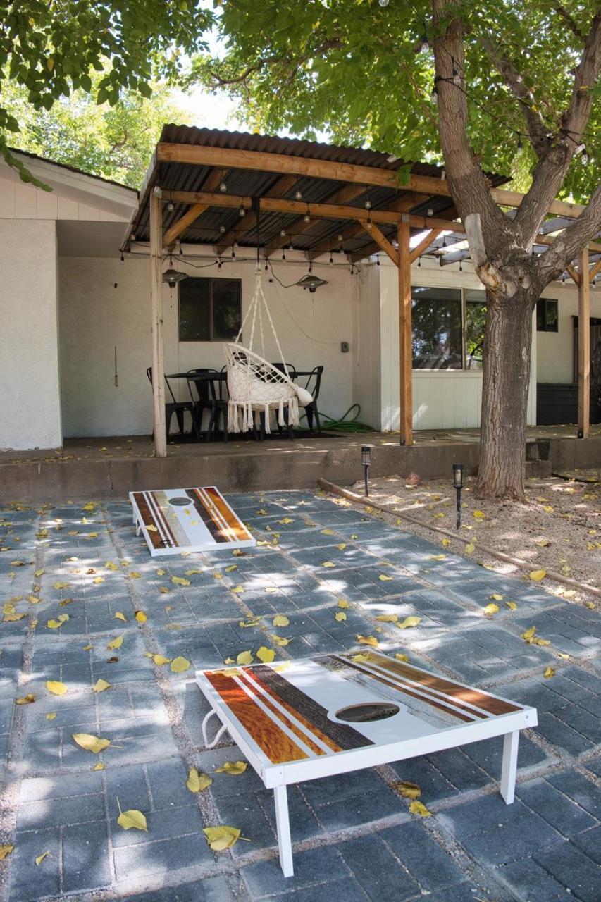 St George Family Getaway With Fire Pit, Ping Pong And Pet-Friendly Amenities סנט ג'ורג' מראה חיצוני תמונה